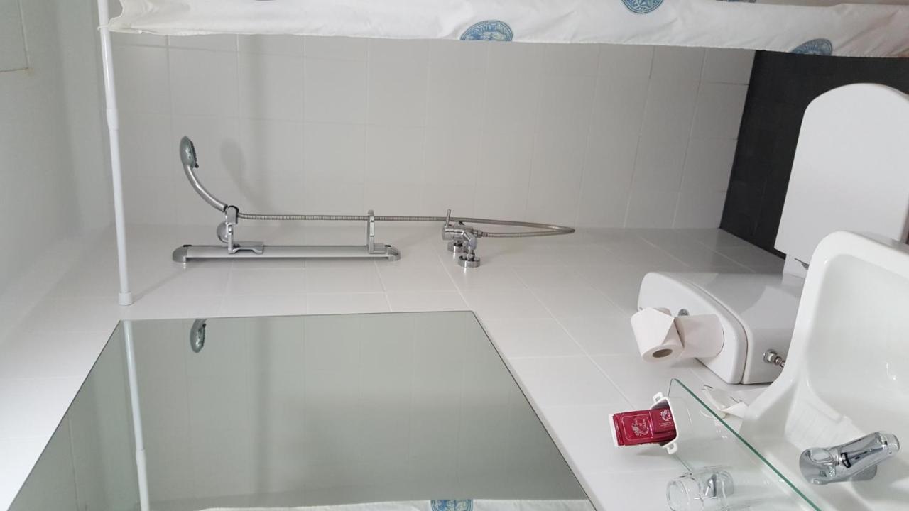 Hostal Residencia Catalina Palamós Esterno foto