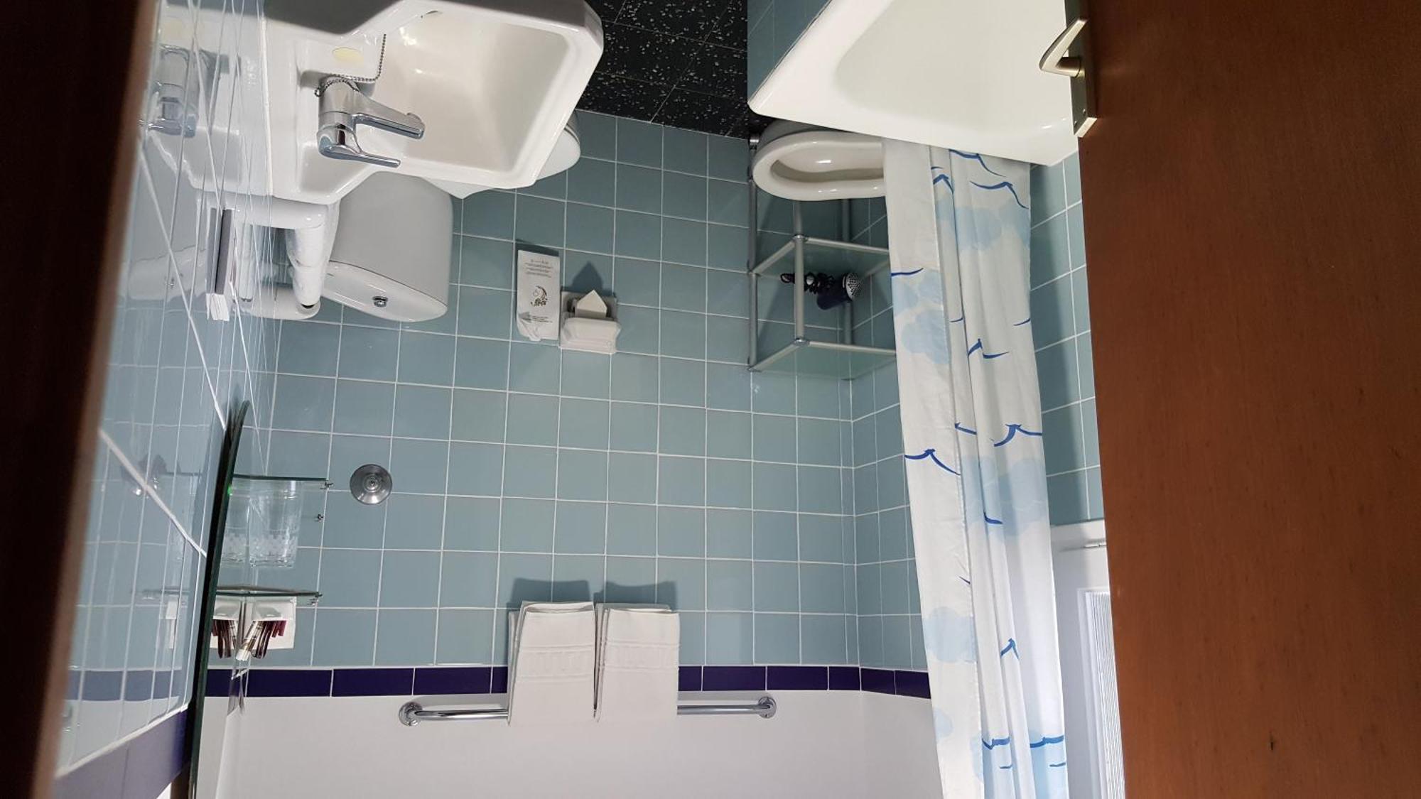 Hostal Residencia Catalina Palamós Esterno foto