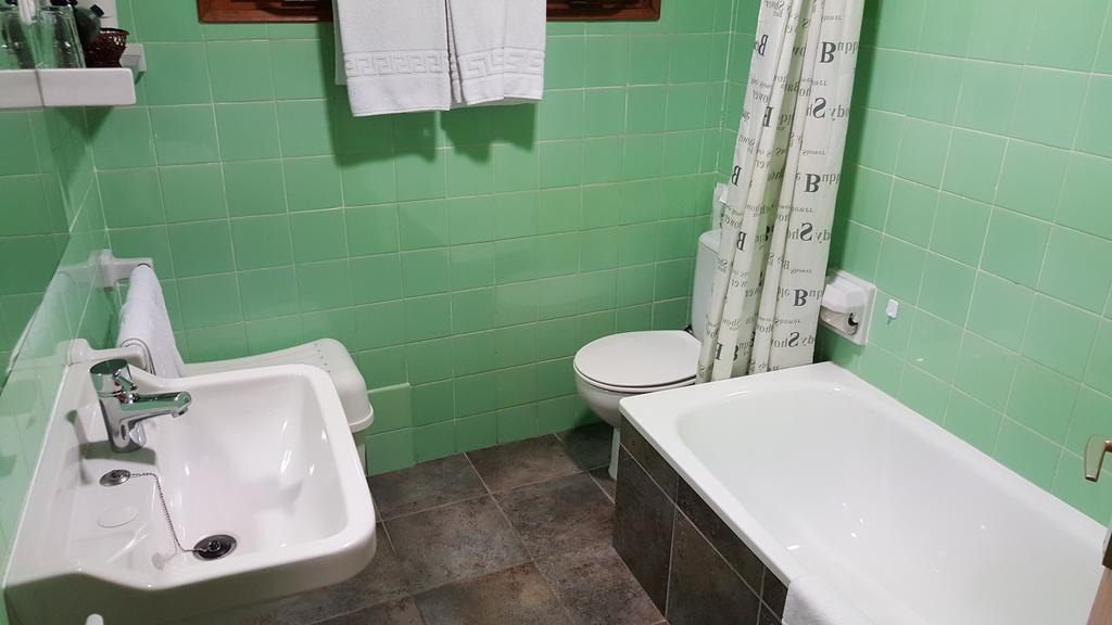 Hostal Residencia Catalina Palamós Esterno foto