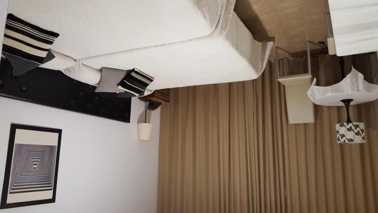 Hostal Residencia Catalina Palamós Esterno foto