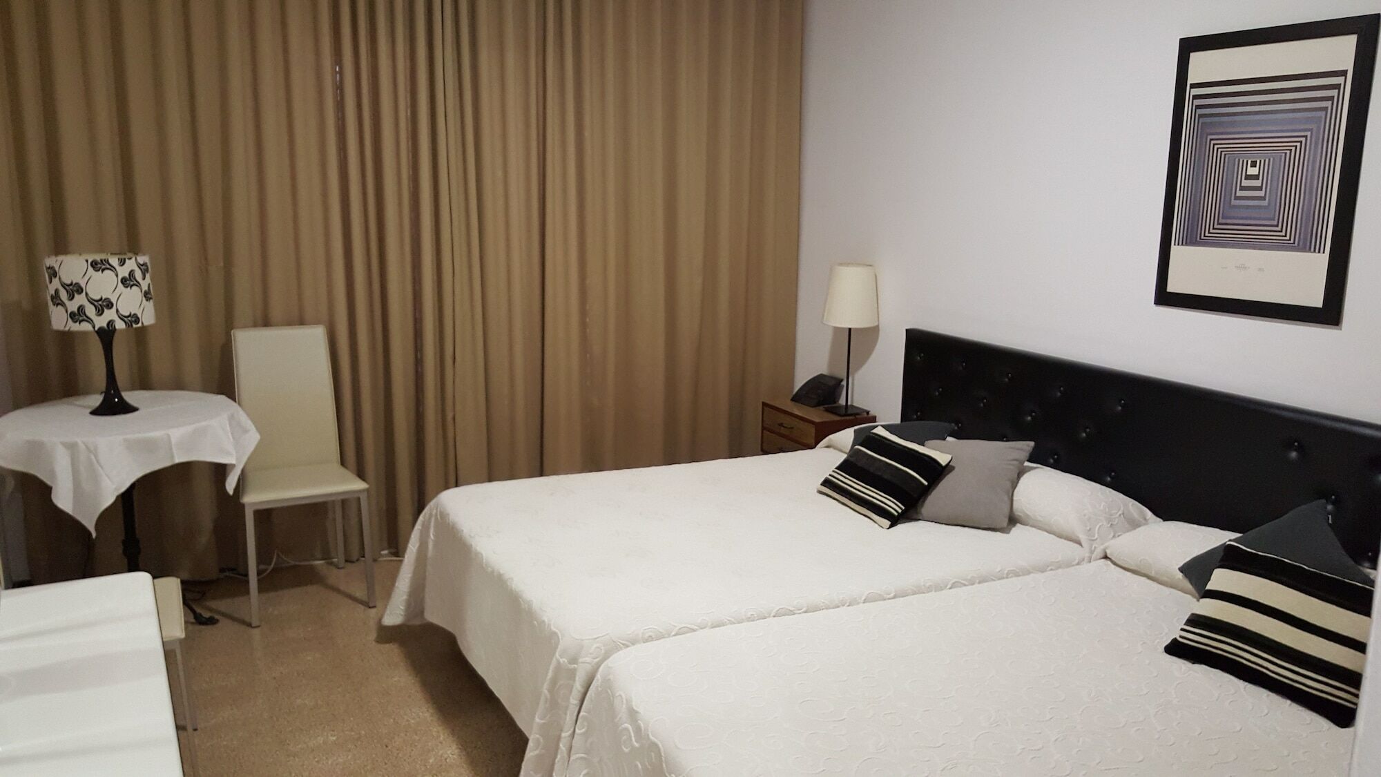 Hostal Residencia Catalina Palamós Esterno foto